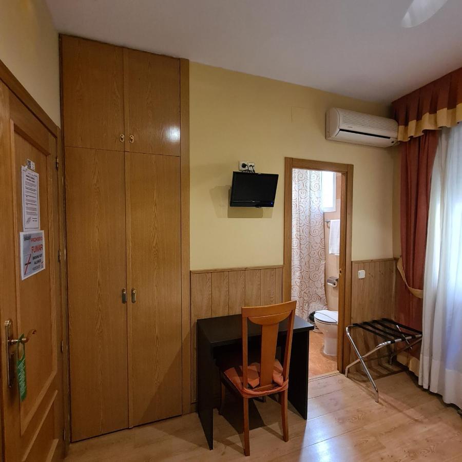 Hostal Oporto Madrid Extérieur photo