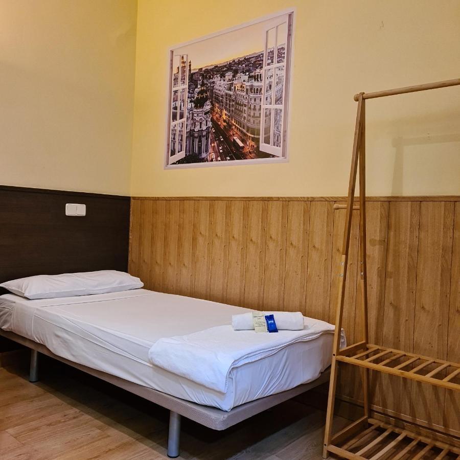 Hostal Oporto Madrid Extérieur photo