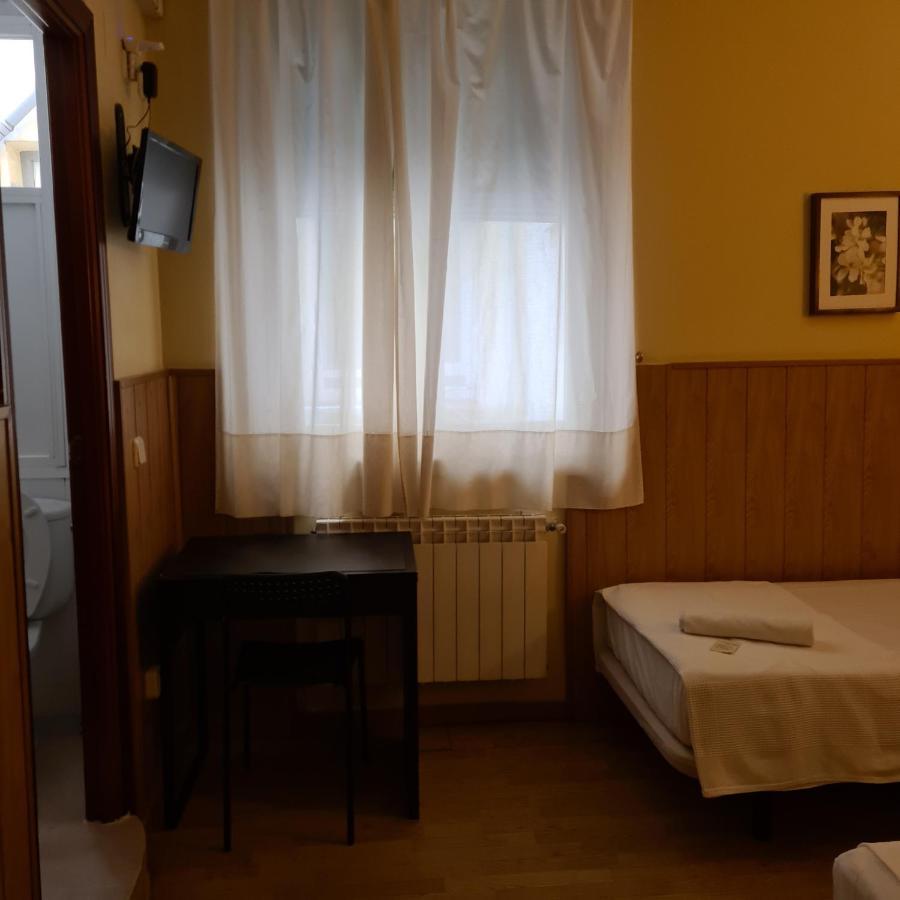 Hostal Oporto Madrid Extérieur photo
