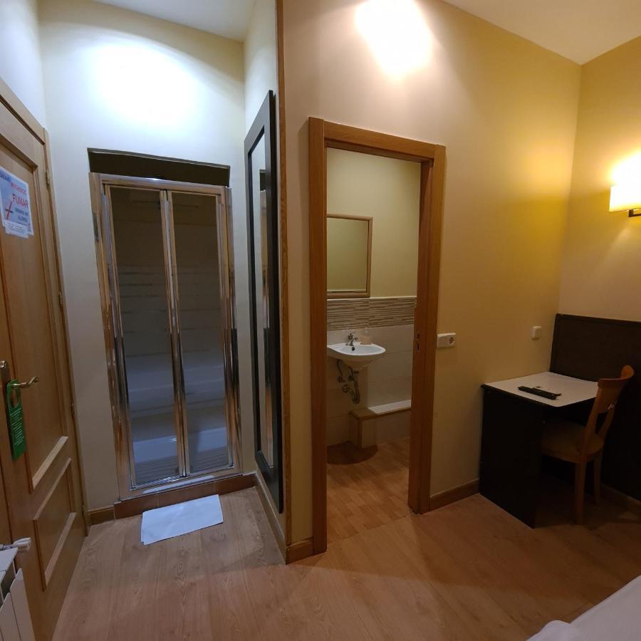 Hostal Oporto Madrid Extérieur photo