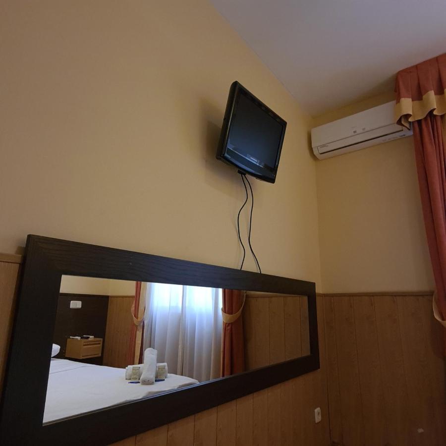Hostal Oporto Madrid Extérieur photo