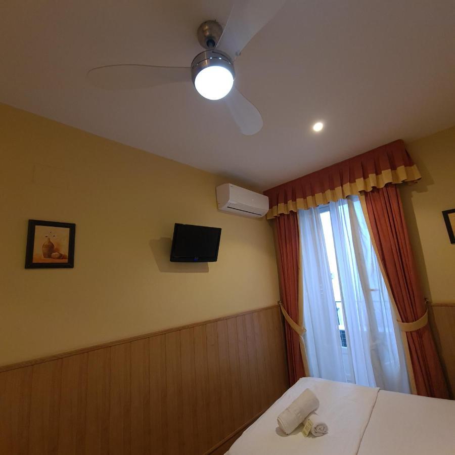Hostal Oporto Madrid Extérieur photo