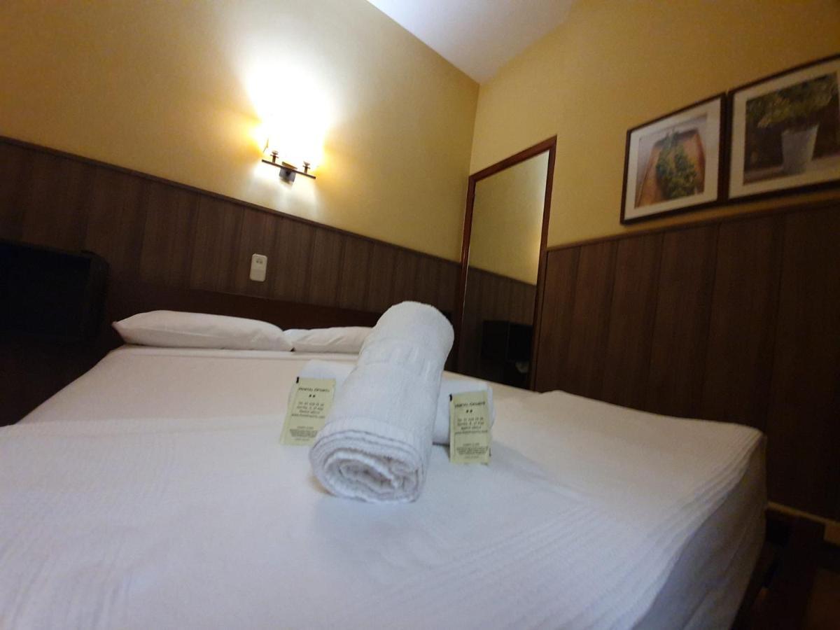 Hostal Oporto Madrid Extérieur photo