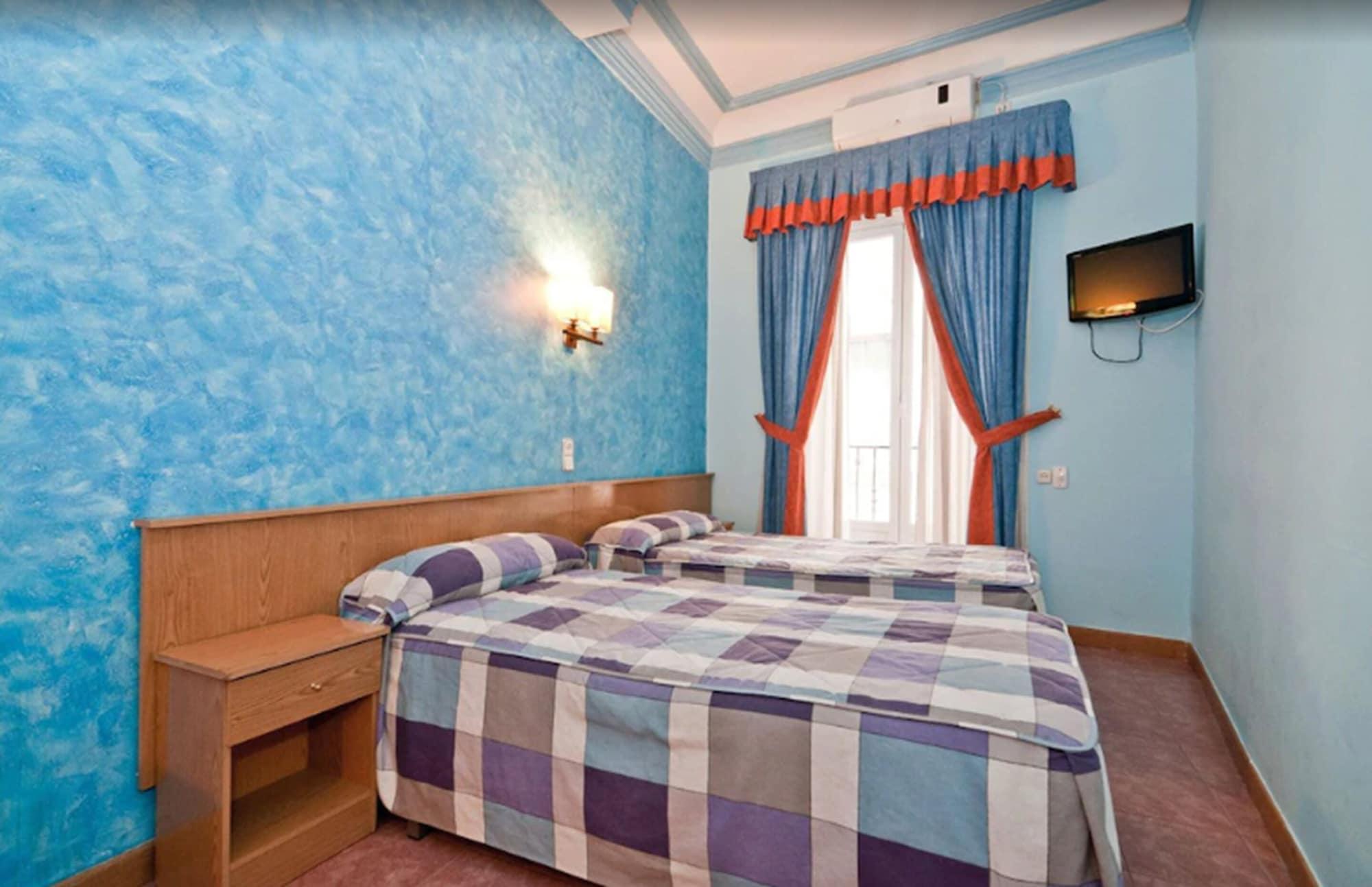 Hostal Oporto Madrid Extérieur photo