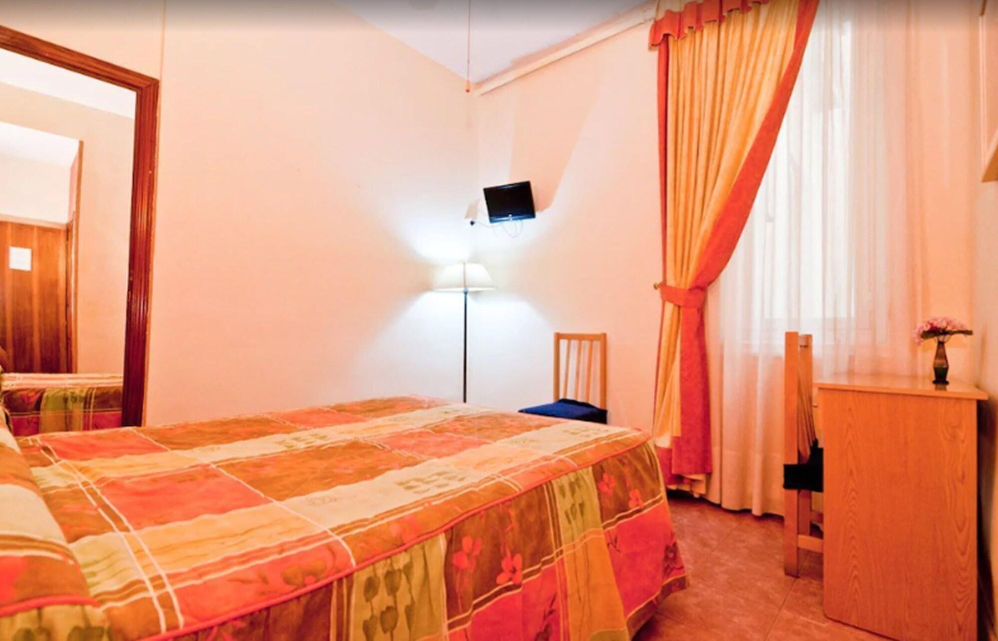 Hostal Oporto Madrid Extérieur photo