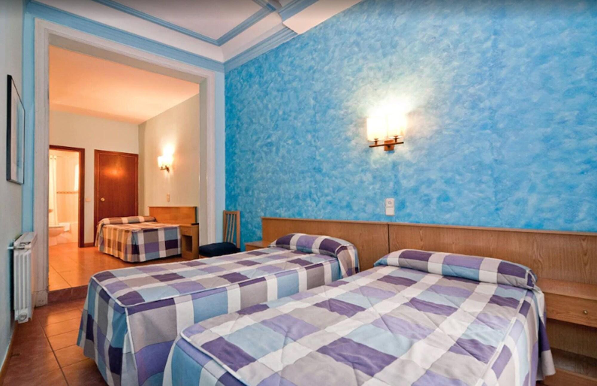 Hostal Oporto Madrid Extérieur photo