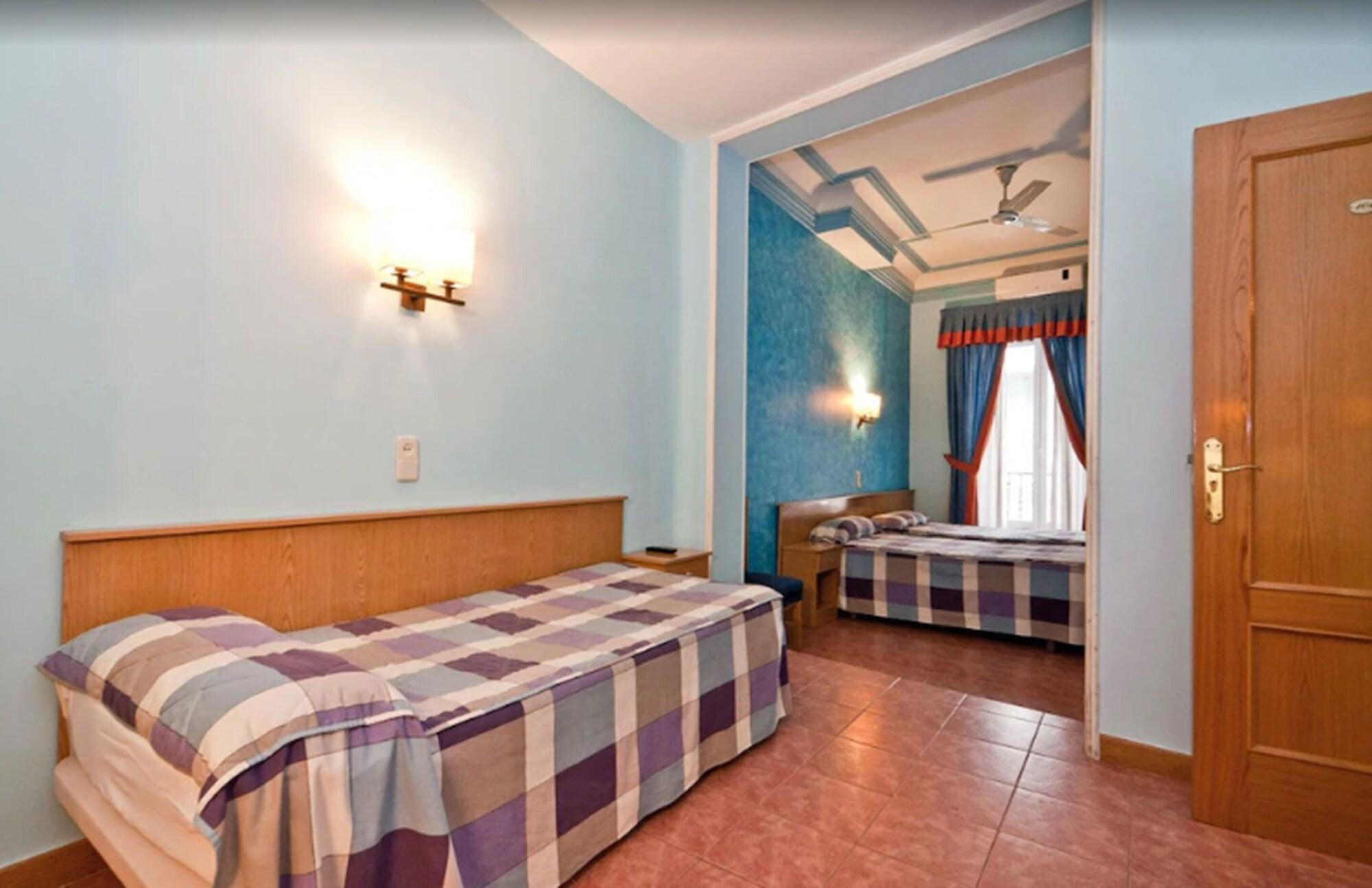 Hostal Oporto Madrid Extérieur photo