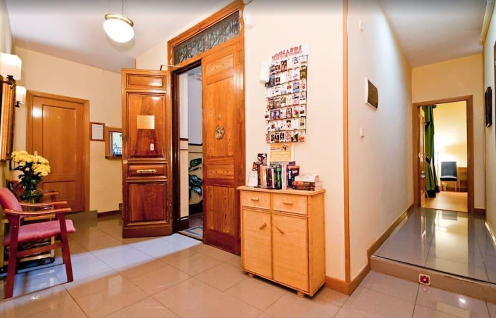 Hostal Oporto Madrid Extérieur photo